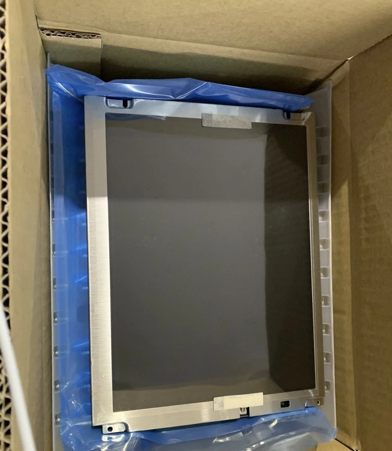 NL6448BC33-70 NL6448BC33-70G Brand new original, 10.4 inch LCD panel,