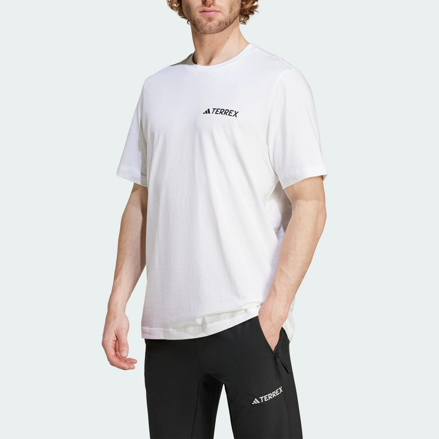 

Adidas genuine New Men's Outdoor Round Neck Breathable Sports T-Shirt IZ0465