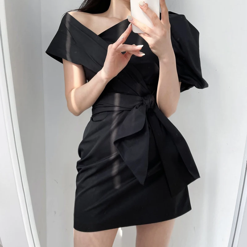 Vestido corto de una pieza con hombros descubiertos para mujer, minivestido Sexy con lazo, color negro, estilo coreano, elegante, para fiesta de verano