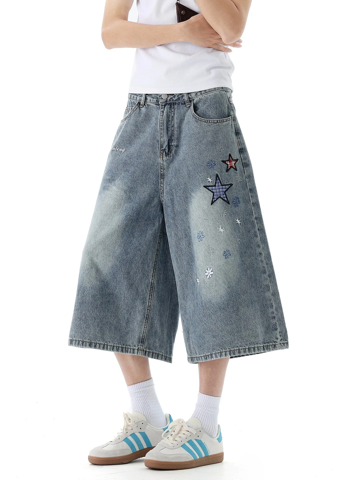 

Trendy American Star Embroidery Jeans Shorts Men Women Summer Loose Wide Leg Short Pants Micro Flared Street Style Mid-Length