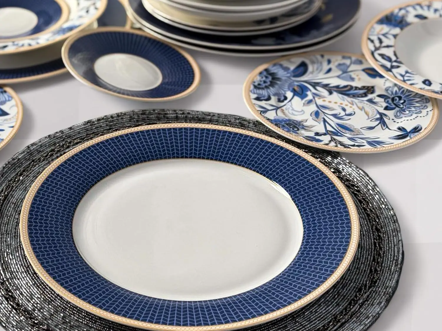 Bone China Dinnerware Bundle, 12 Pieces, Featuring 4 Dinner Plates and 4 Teacup & Saucer Sets