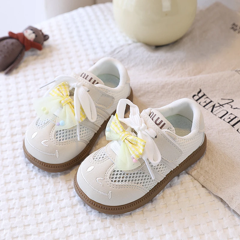 

Baby Girls Beige Mesh Casual Shoes Lovely Smile Plaid Bow Adjustable Strap Non-Slip Sole for Toddler Daily Outdoor Walking