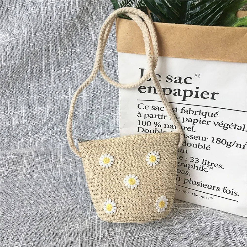 Eco-Friendly Flower Pattern Crossbody Bag Natural Material Weave Design Straw Beach Bag Solid Color Durable