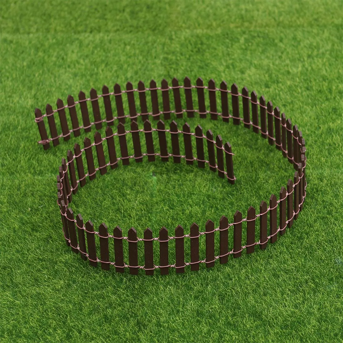 Miniaturowy płotek drewniany DIY mikro krajobraz do bajkowego ogrodu bonsai terrarium roślin doniczkowych zestaw do dekoracji rzemieślniczy realistyczny mini domek