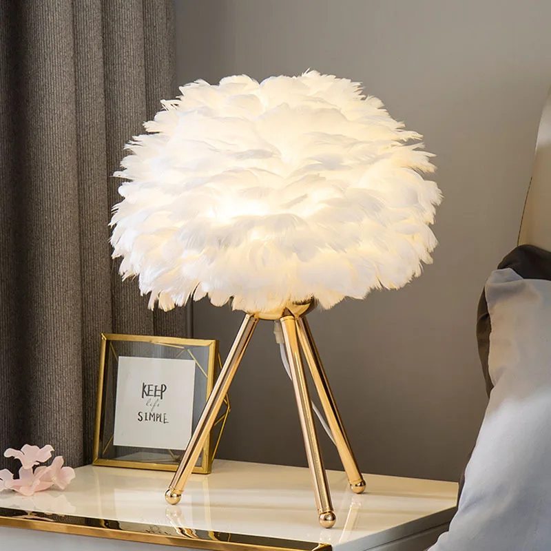 

New Feather Table Lamp Bedside Light LED Nightstand Lamp for Bedroom Decor Table Lamp with Metal Stand