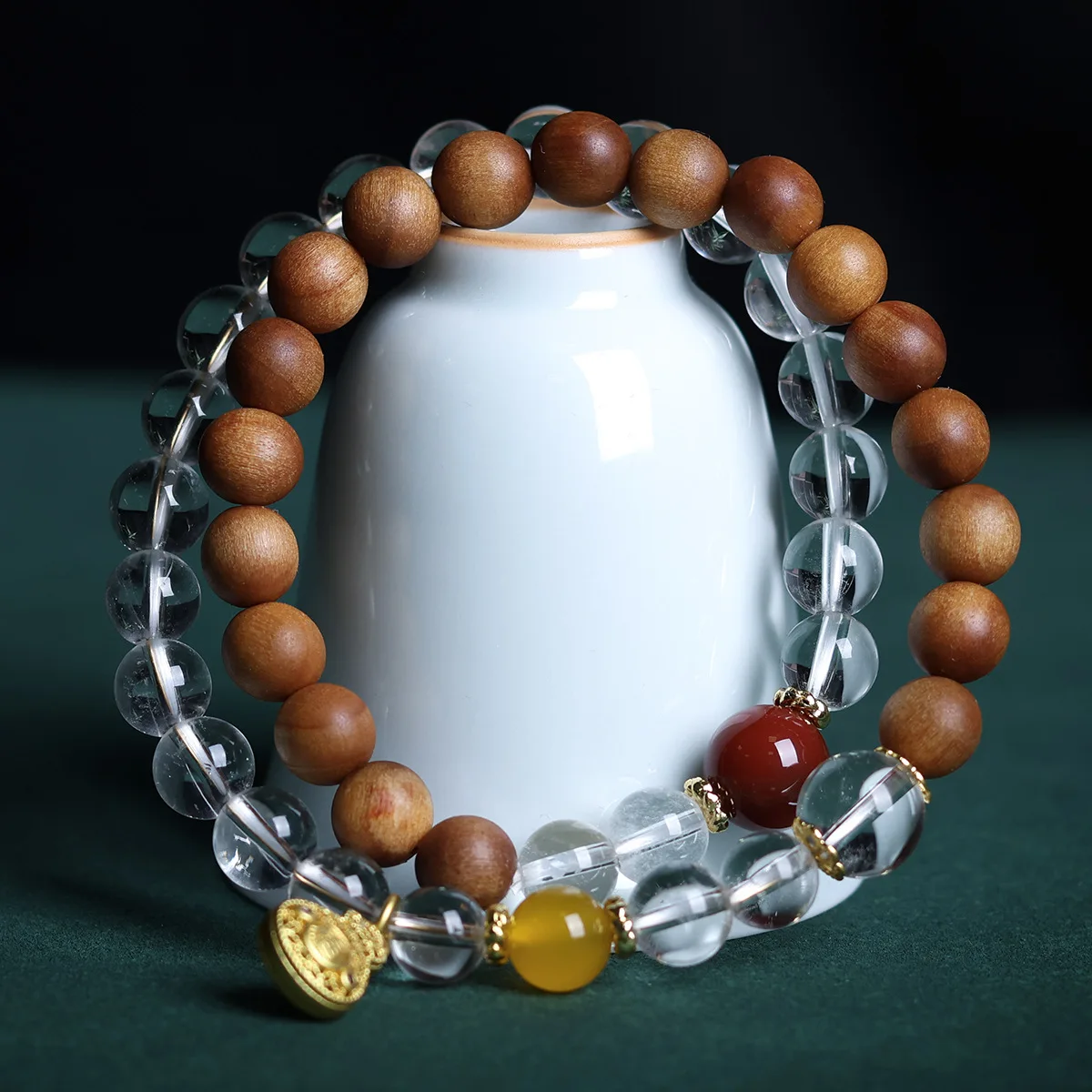 

Браслет из натурального белого кристалла с бусинами из лаошаньского сандалового дерева и южным красным агатом, украшения-аксессуары в виде мешочка удачи, подарки