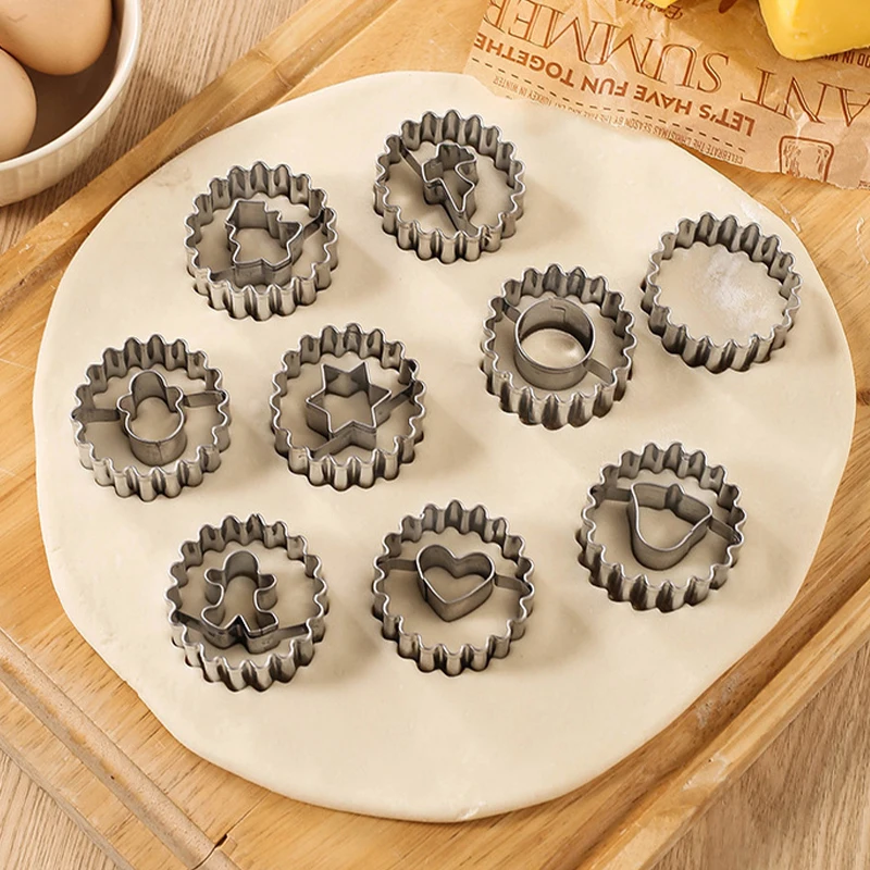 Metal Pastry Cookie Cutter Set Mini Christmas Sandwich Biscuit Baking Molds Xmas Tree Snowflake Gingerbread Shape Cakes Decor