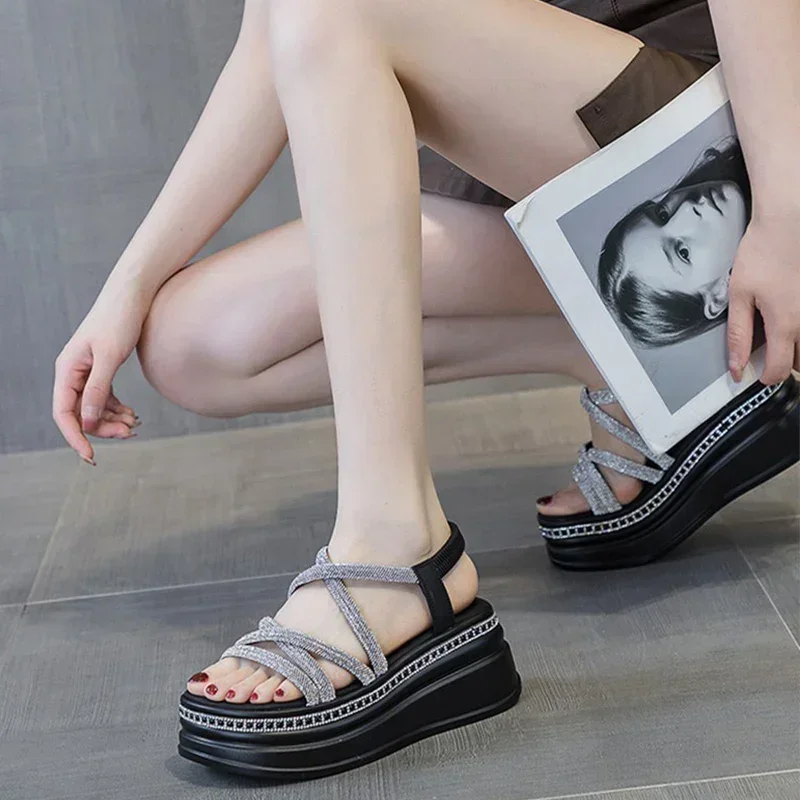 المفتوحة تو الصنادل الكريستال النساء أحذية منصة الصيف عالية الكعب 2025 جديد حذاء كاجوال فستان الطالب نعال شاطئ Mujer Zapatos