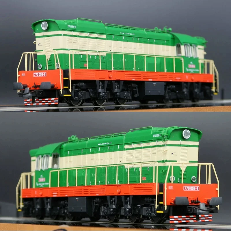 ROCO train model HO 1/87 72964 BR770 internal combustion analog version 22-pin Czech modern rail car model