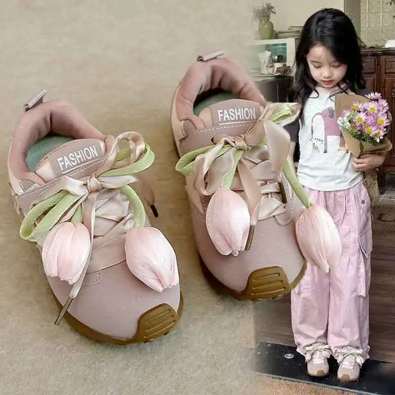 

2025 г., детская легкая и удобная повседневная обувь для девочек, новые универсальные туфли принцессы с мягкой подошвой и цветами