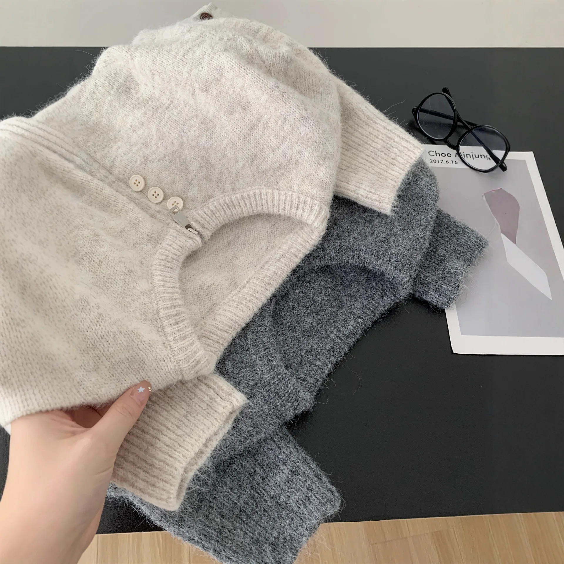 سترة محبوكة برقبة دائرية بتصميم ثلاثي الأزرار للنساء، سترة بسيطة بسحاب، خريف وشتاء #4