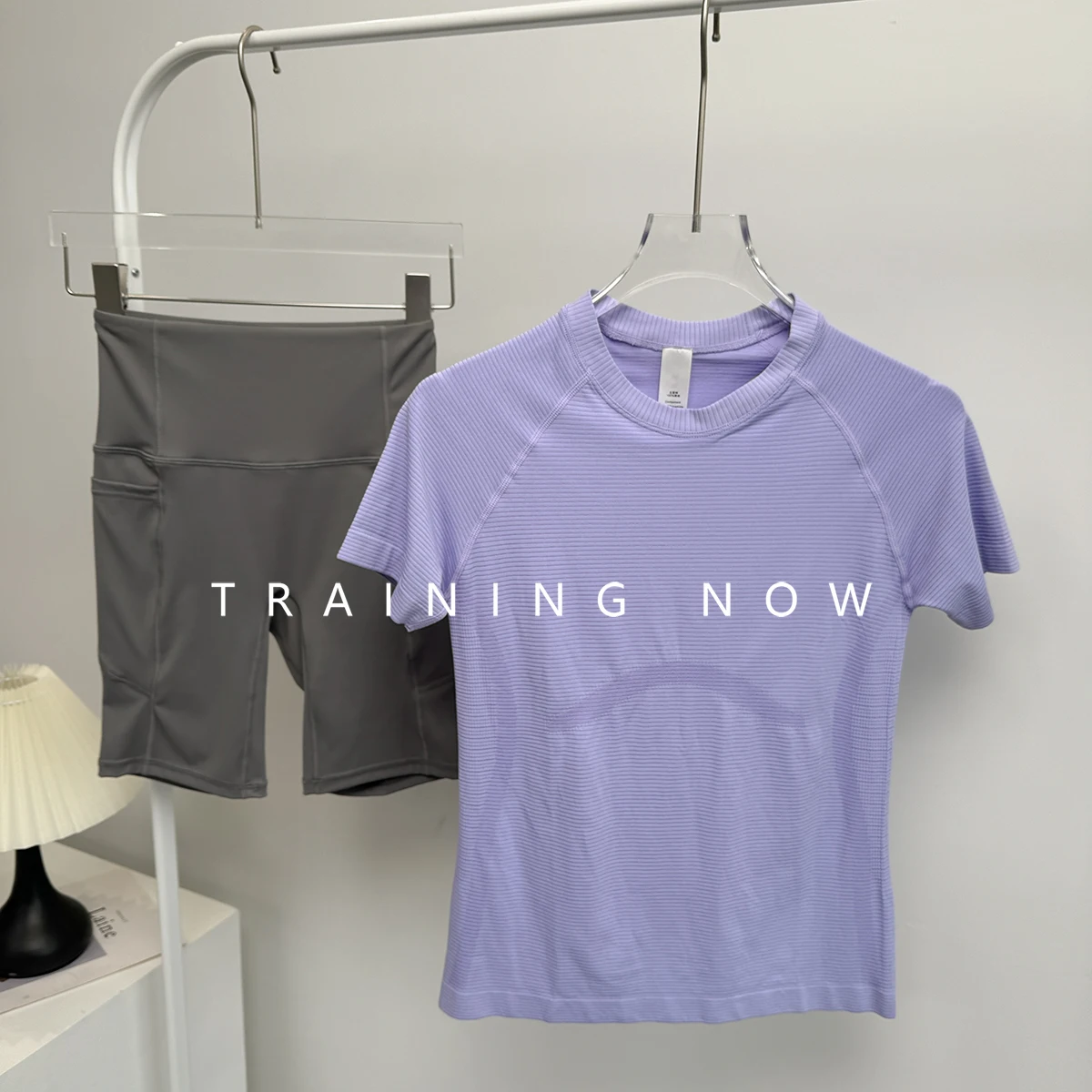 

Running suit for women in summer 2025 new professional fitness quick-drying yoga short-sleeved top high waist hip lifting