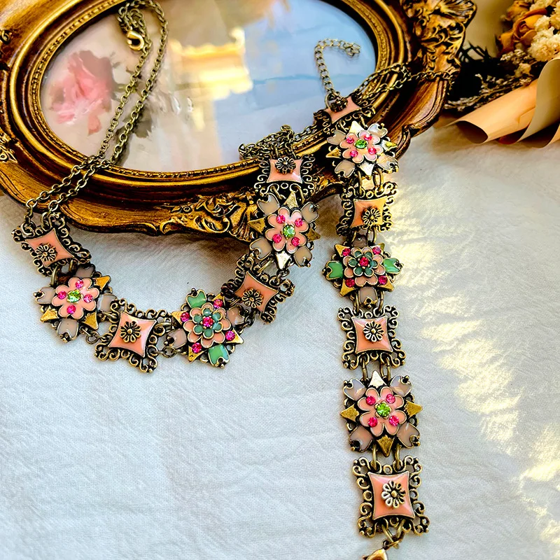 Retrofashion قلادة سوار مجموعة مجوهرات قصر القرون الوسطى نمط برتقالي أخضر قطرة الصقيل التجارة الخارجية مجوهرات مربع الهندسة
