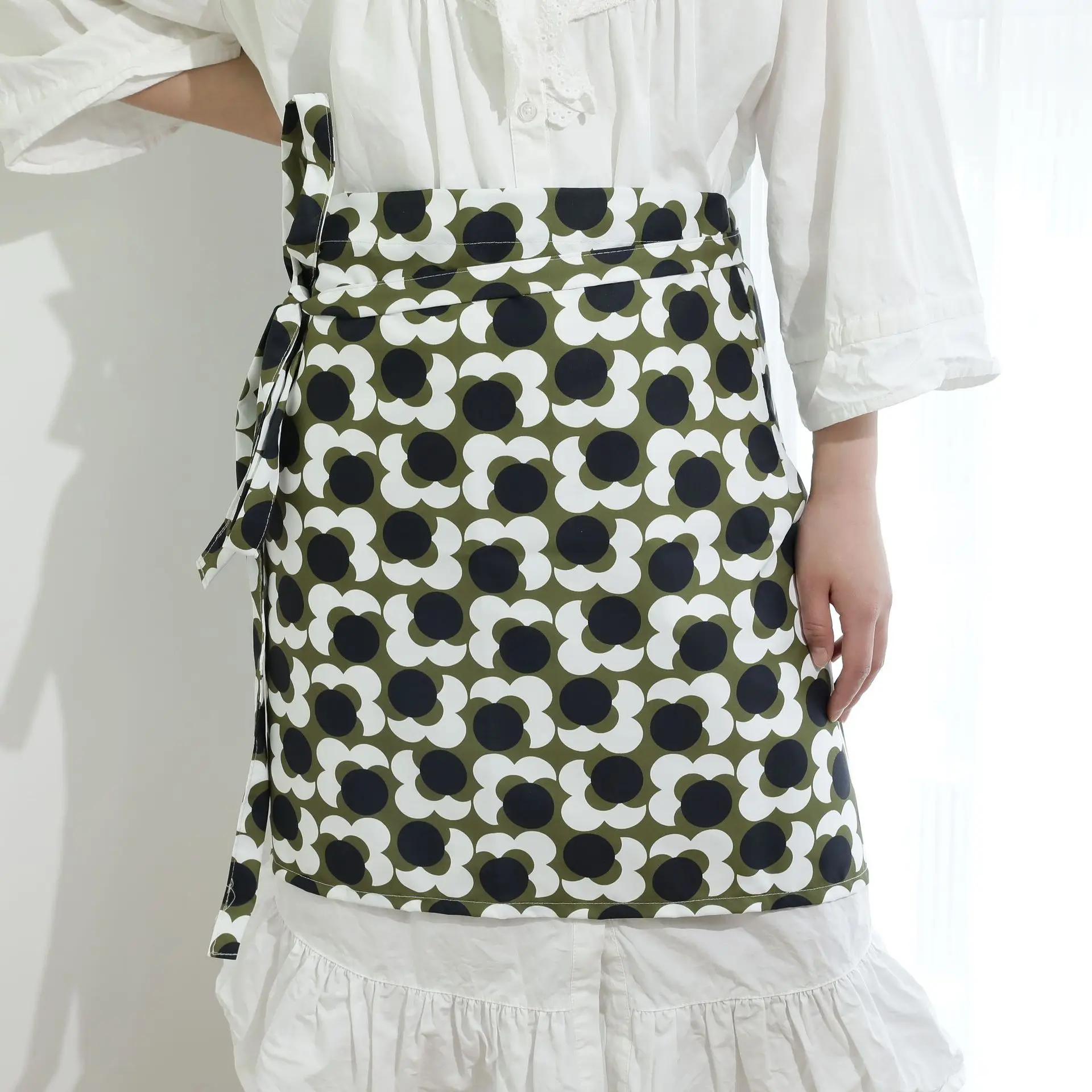 Apron Printed Half Body Wrapped Hip Apron Waterproof Anti Fouling Cotton