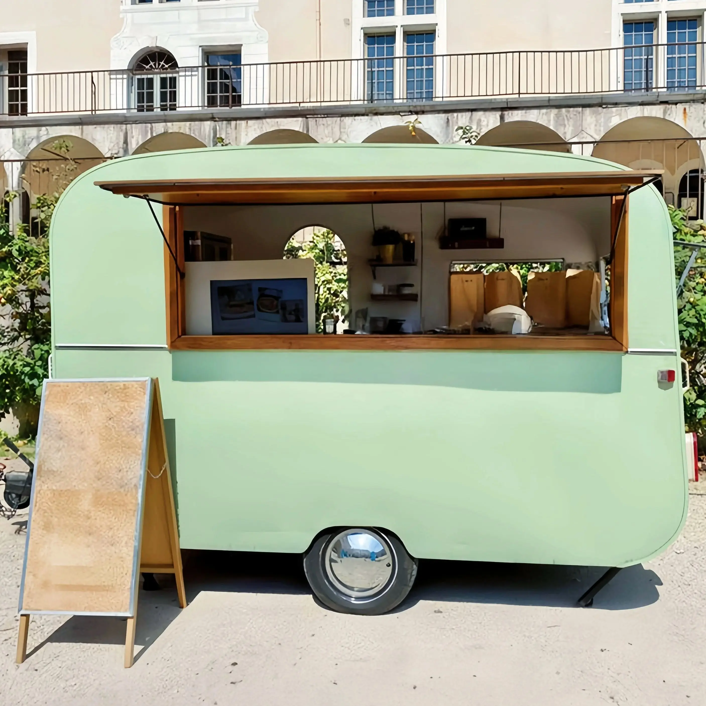 

Customzied Food Truck Trailer Multifunctional Outdoor Food Truck Smoothie Juice Fast Food Catering Cart