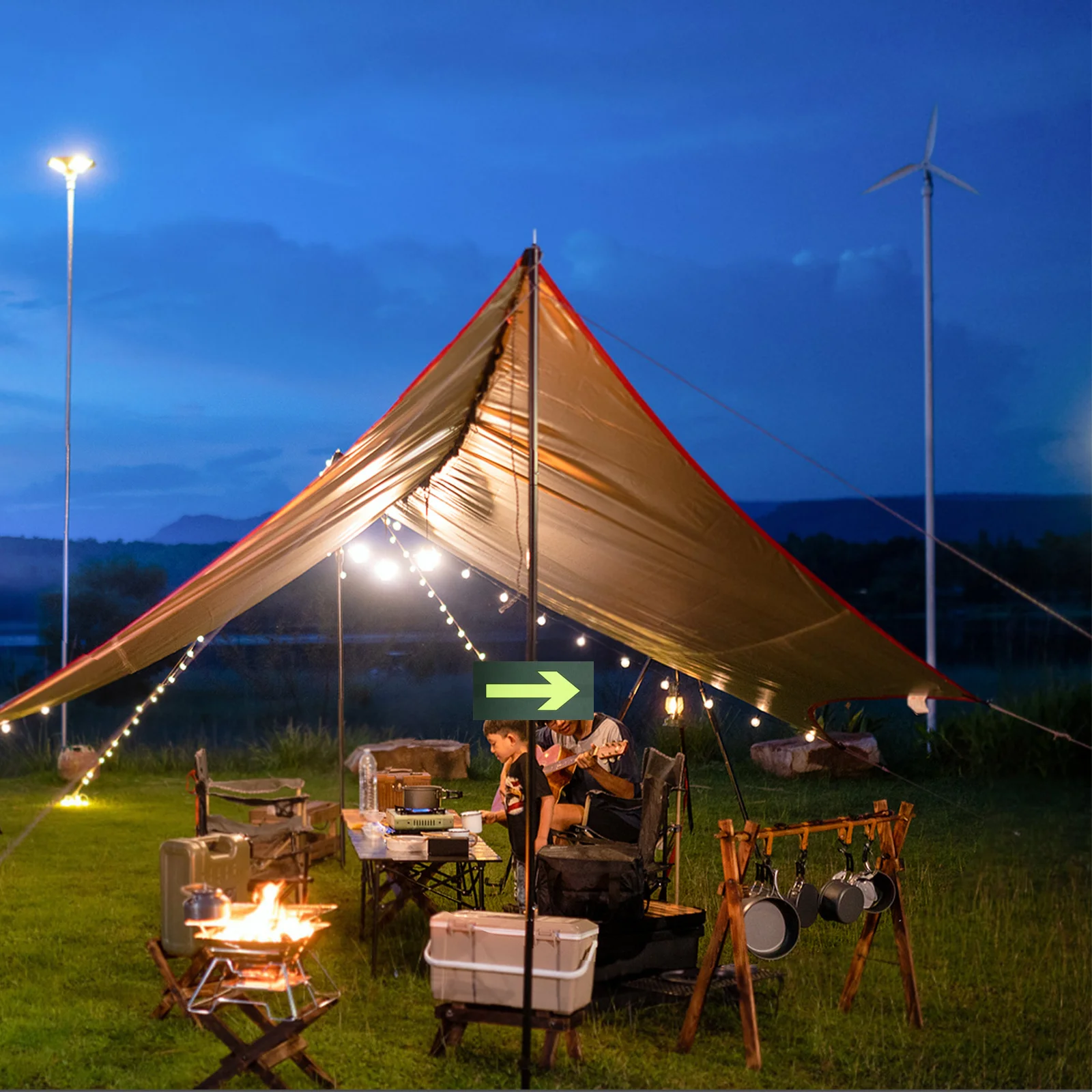 10Pcs Waterproof Luminous Directional Stickers Reflective Arrow Signs for Camping Trails Night Navigation Easy Apply Decals