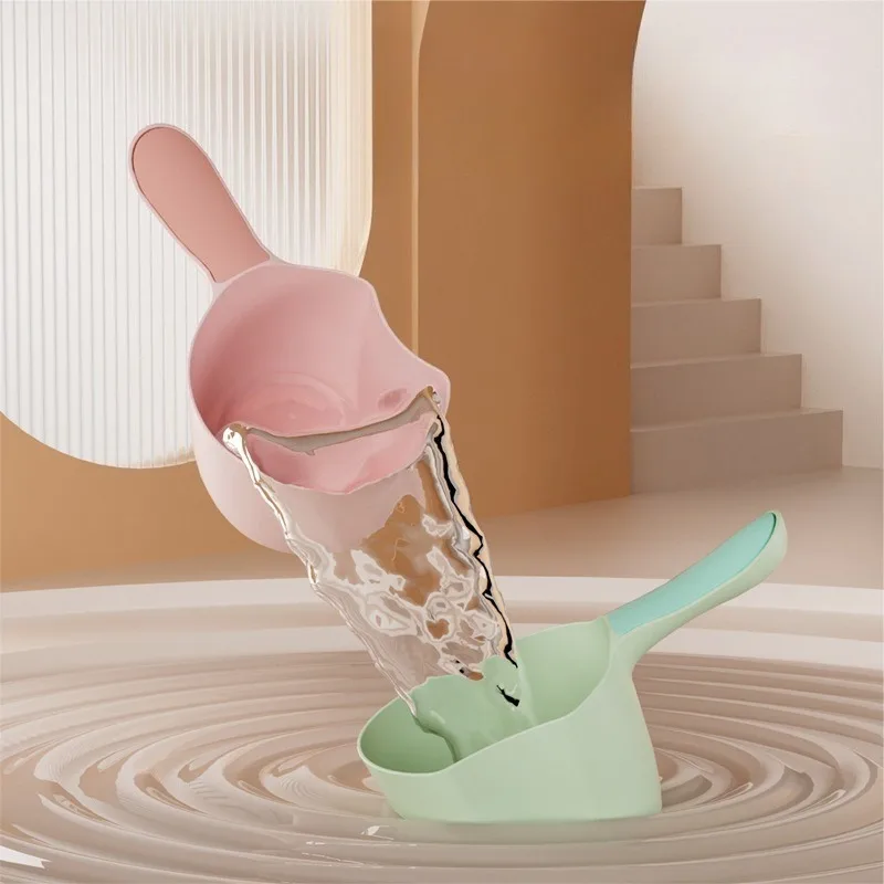 

Ergonomic Baby Bath Spoon Splash Cup for Shampooing Water Play Soft Rounded Edges for Toddler Safety