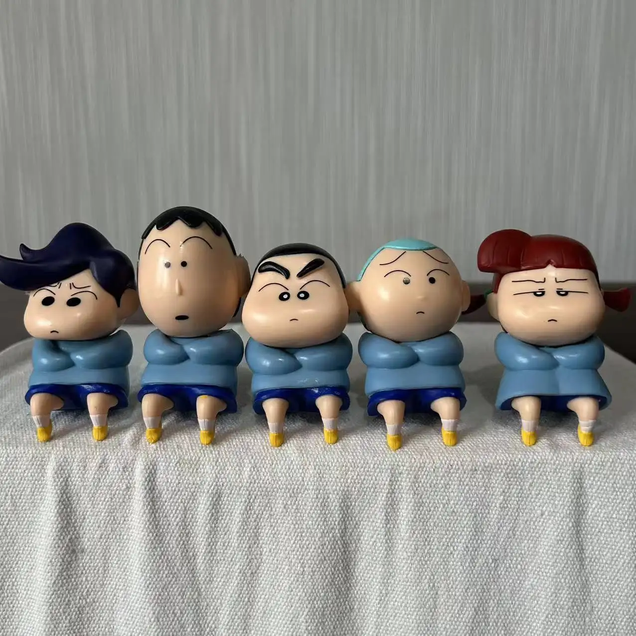 

5pcs/set 2026 New Anime Crayon Shin-chan Kasukabe Q version sitting posture Kawaii Figure Model Toys Doll ornament Gifts