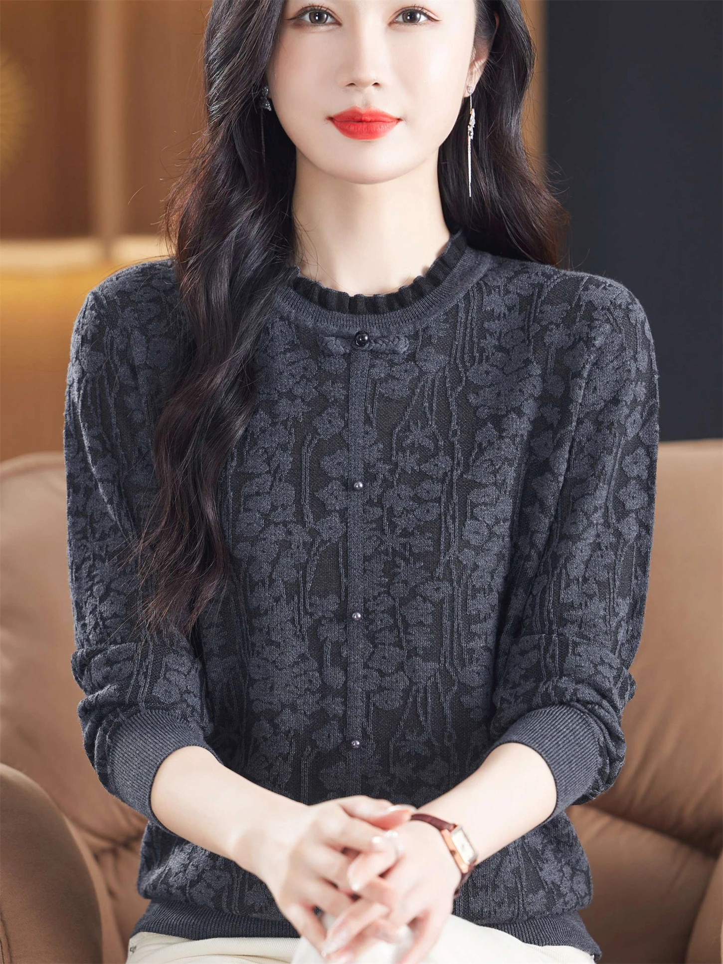 

New Chinese Sle Knitted Floral Embroidery Base irt for Middle-Aged And ly Women Faionable Lace Collar Woolen Top