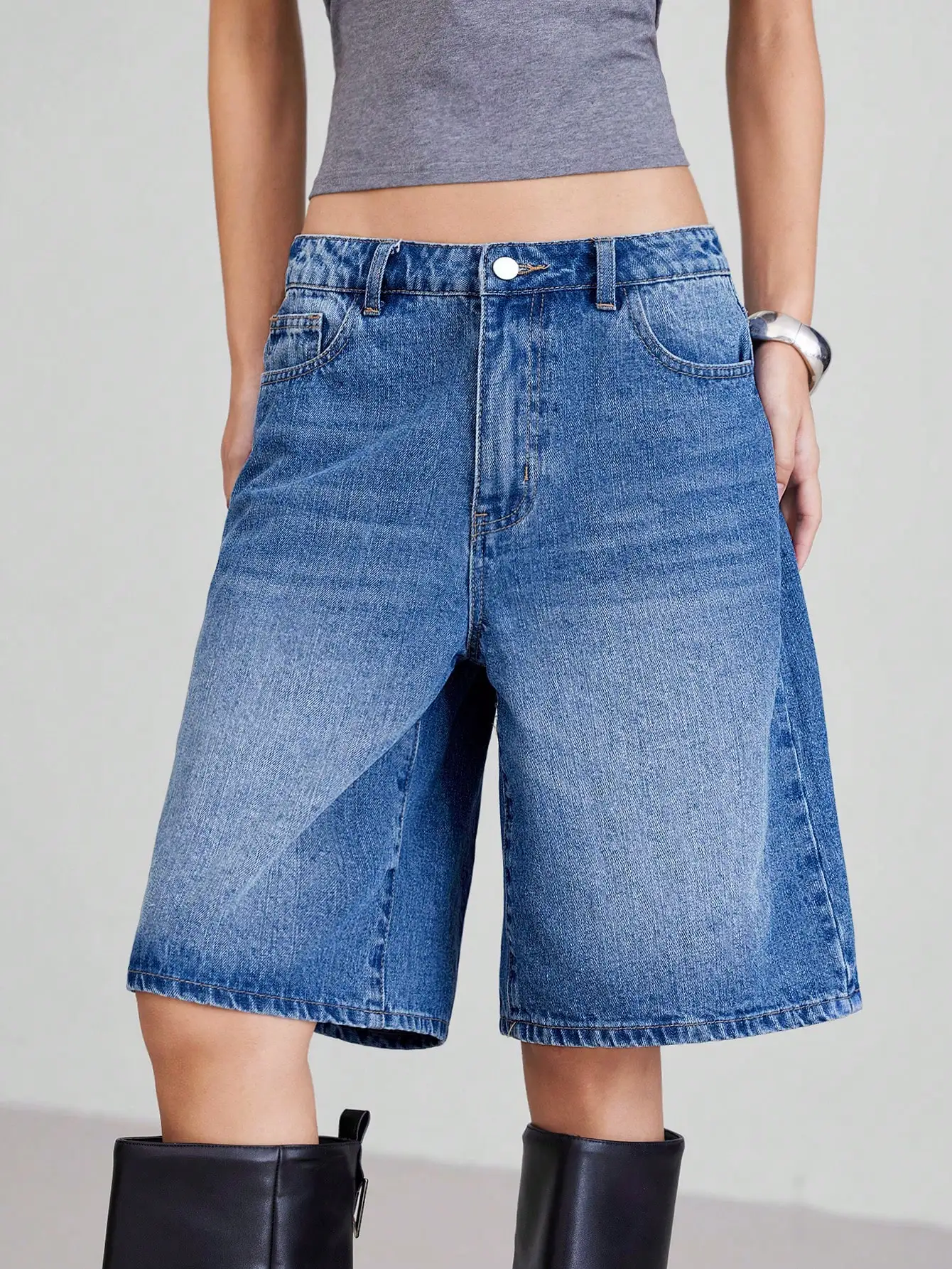 

American Retro Style Five-Piece Denim Shorts for Women - Summer Spring 2025 Collection - High-Waisted Loose-Fitting Slimming