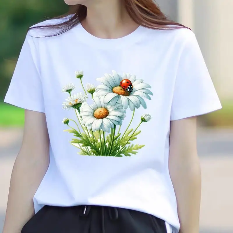 Women White T-Shirt Daisy Ladybug Print Short Sleeve Tee Cute Floral Insect Pattern Casual Summer Daily Wear Top Women Clothing