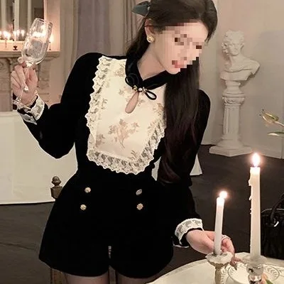 

Chinese Spring Autumn Elegant Bow Lace Splicing Hollow Top with Shorts French Temperament Slim Suit Commuting Womens Clothing