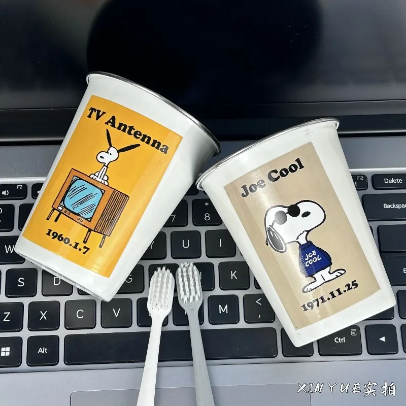 Tazza per collutorio in acciaio inossidabile con personaggio anime creativo alla moda Snoopy, tazza per spazzolino da denti personalizzata di alto valore per coppia di cartoni animati.