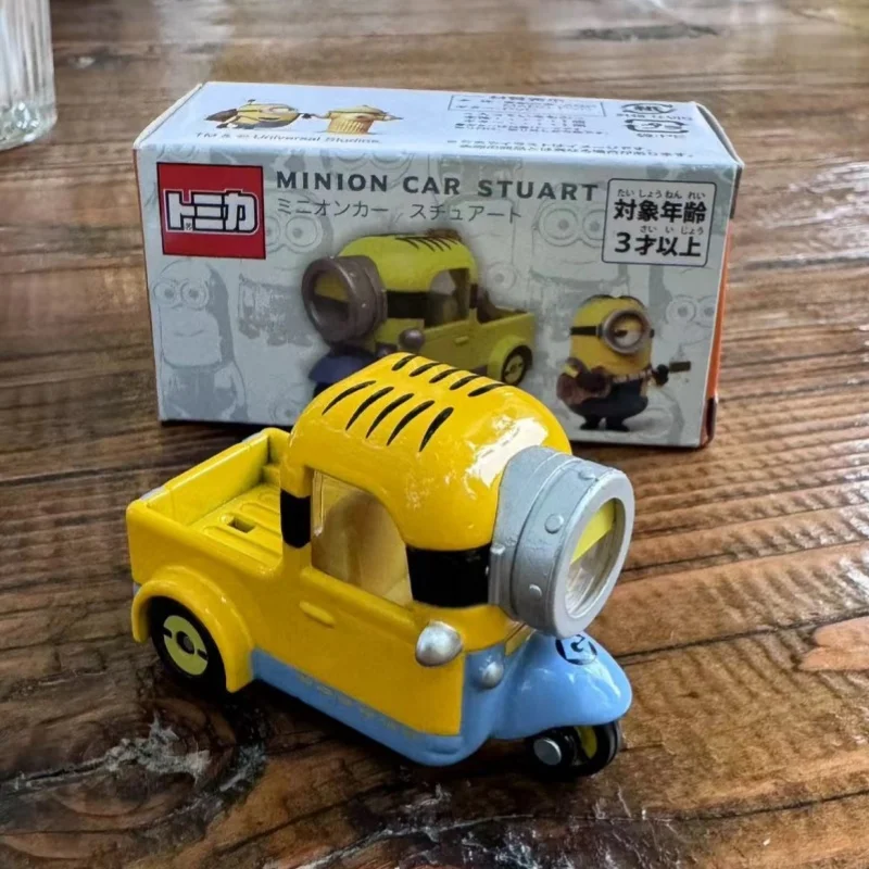 TOMY Modello in lega Giocattolo Veicolo da gioco R01 Cattivissimo Me Grinch Astronave Giallo Ragazzo Giocattolo in movimento Set di binari per auto Non radiocomandato