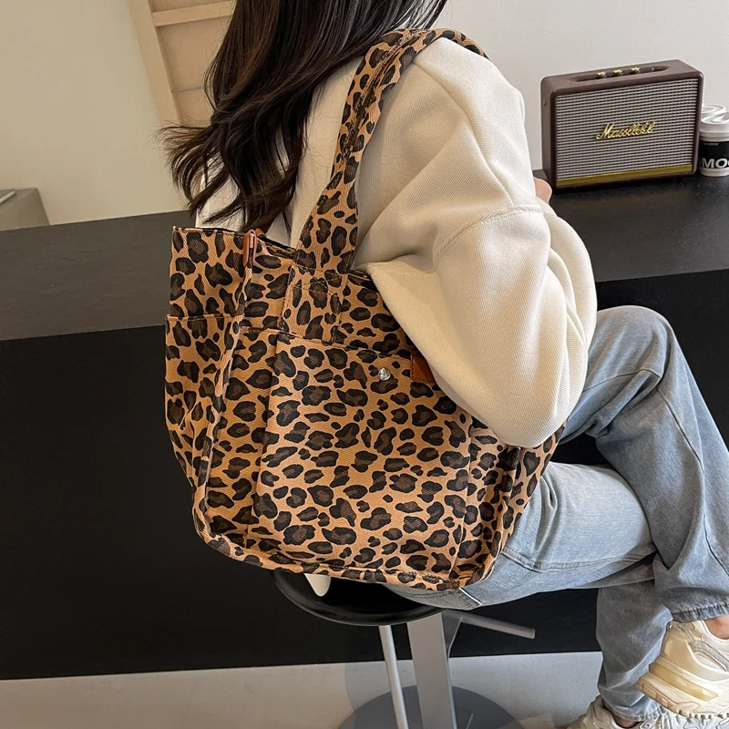 Large Capacity Tote Bag Leopard Nylon Cloth Shoulder Bag Commuter Hundred Women's 2024 New Fashion Handbag Mommy Shopper Sac