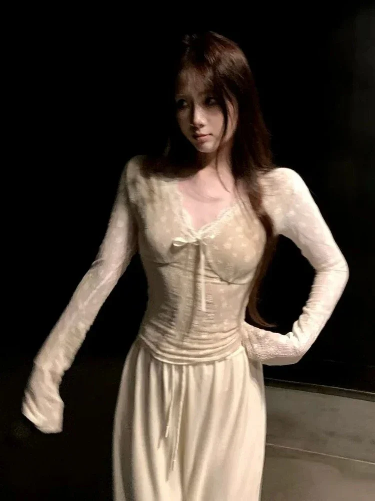 Y2k الجمالية الدانتيل والتطريز زهرة الجنية بلايز 2025 الخريف مثير الجرونج القوس تي شيرت Harajuku Bodycon اقتصاص خمر القمم