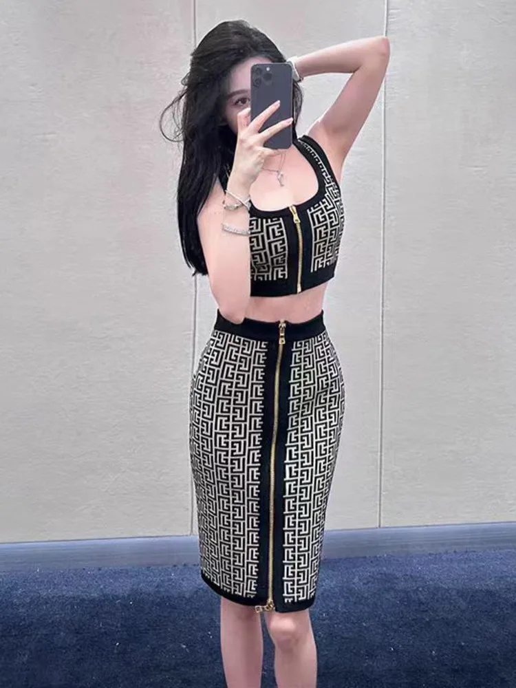 

New Fashion Jacquard Short Front Zipper Knit Vest Temperament Mid Waist Classic Mid-Length Dress Set 2025 High Street Chic Suits
