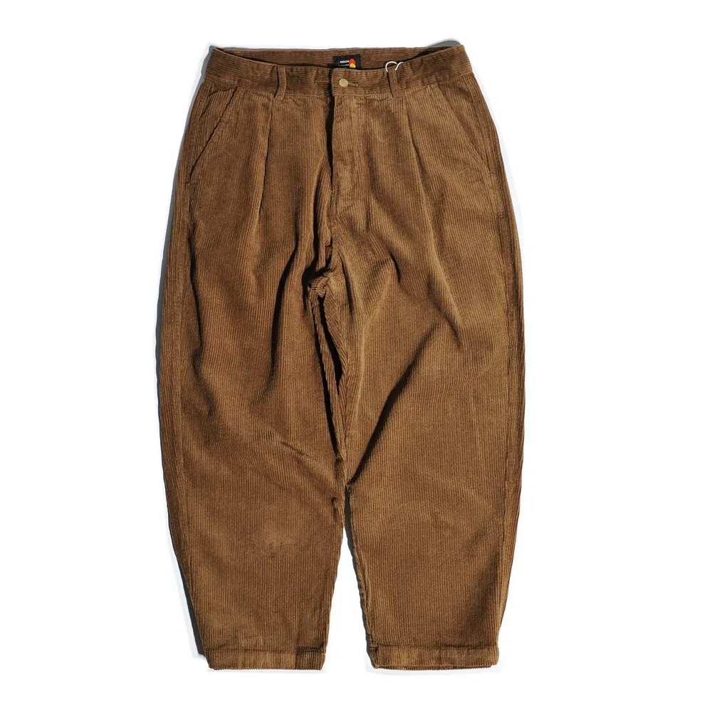 سروال قصير عالي الجودة أمريكي ريترو مطوي سروال ياباني فضفاض واسع الساق غير رسمي مستقيم الساق للرجال