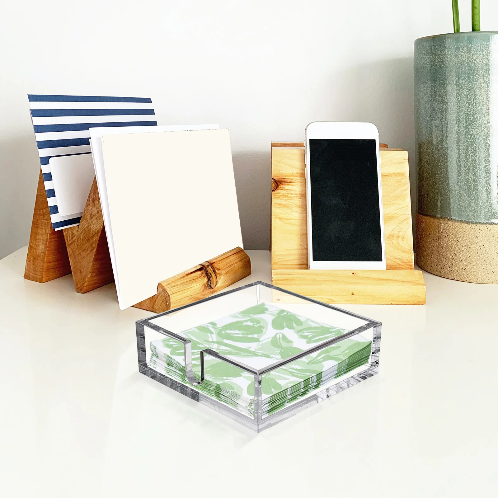 

Clear Acrylic Napkin Organizer Smooth Surface Comfortable Touch Home Bar Cafe Dinner Party Banquet Tabletop Decoration