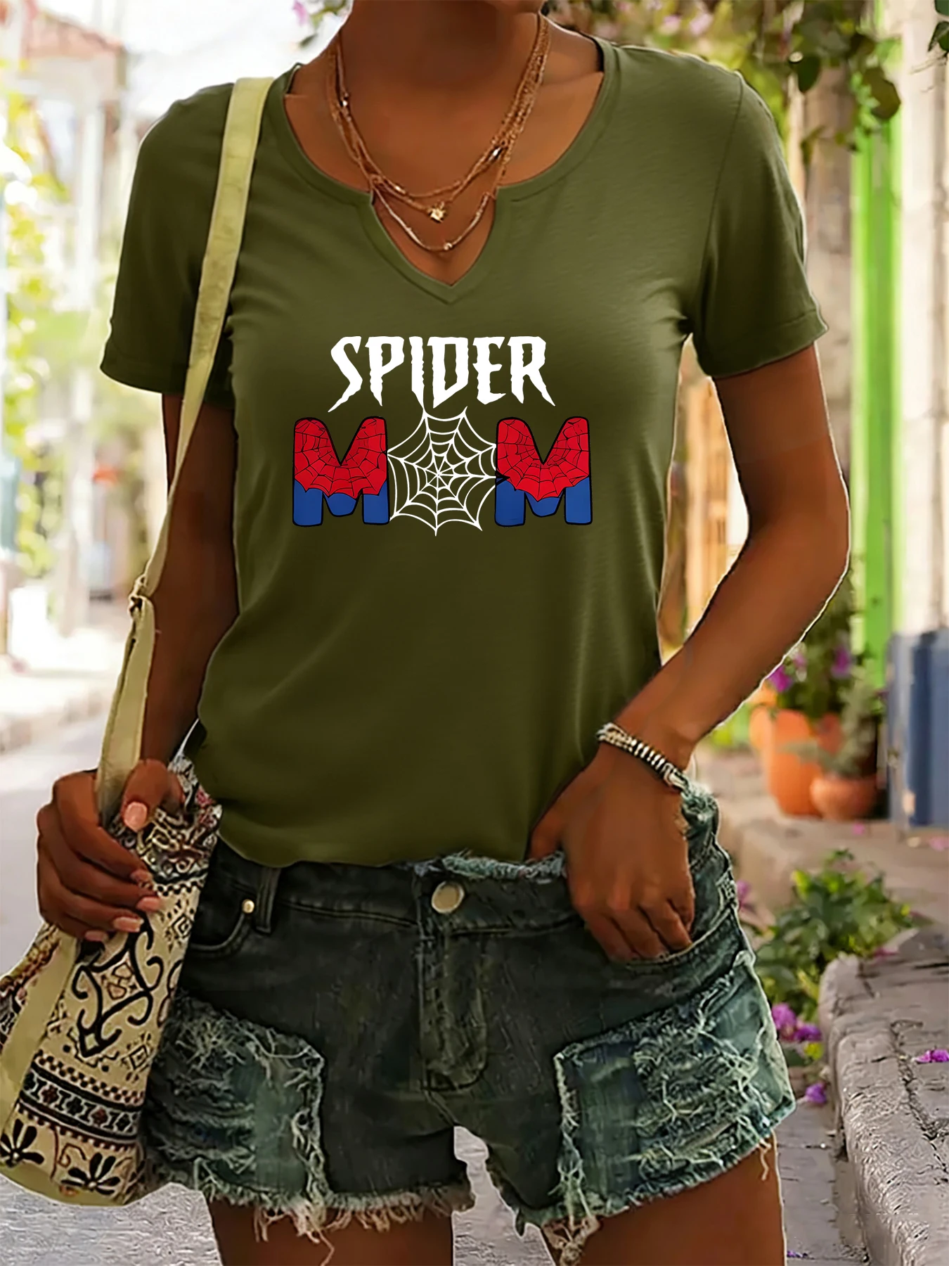 Damen-Sommer-T-Shirt mit V-Ausschnitt und kurzen Ärmeln, Spider Mom-Schriftzug und Spinnennetz-Grafikdruck, lässiges Mom Life-T-Shirt – Detail 2