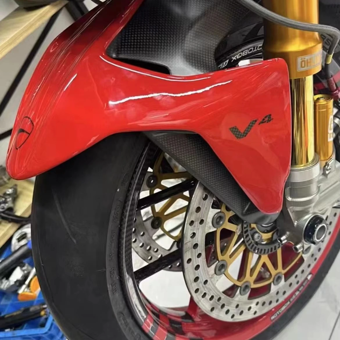 

Custom Carbon Fiber for Ducati V4 Lamborghini Style Parts