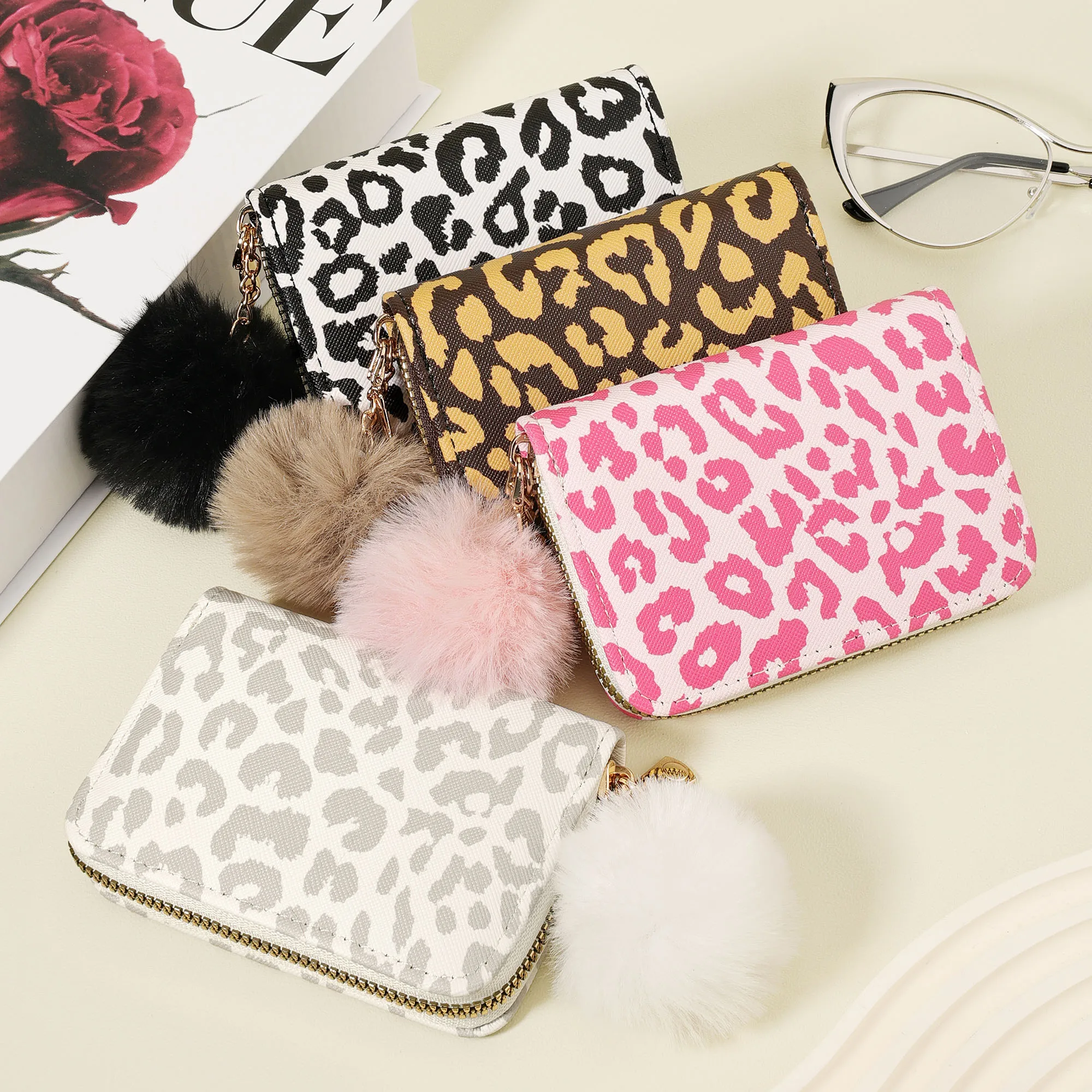 New leopard print women's minimalist wallet, With a Pom-pom Charm, Simple and casual multi slot, large capacity multi card walle