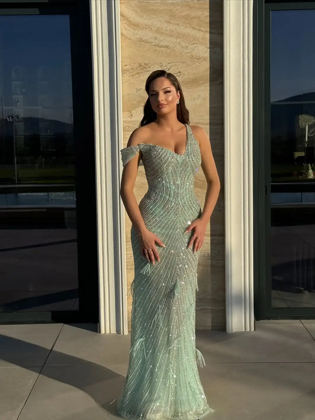 

New Design Sexy One Off The Shoulder Beading Feathers Sequins Mermaid Evening Dress Luxury Prom Formal Party Dress