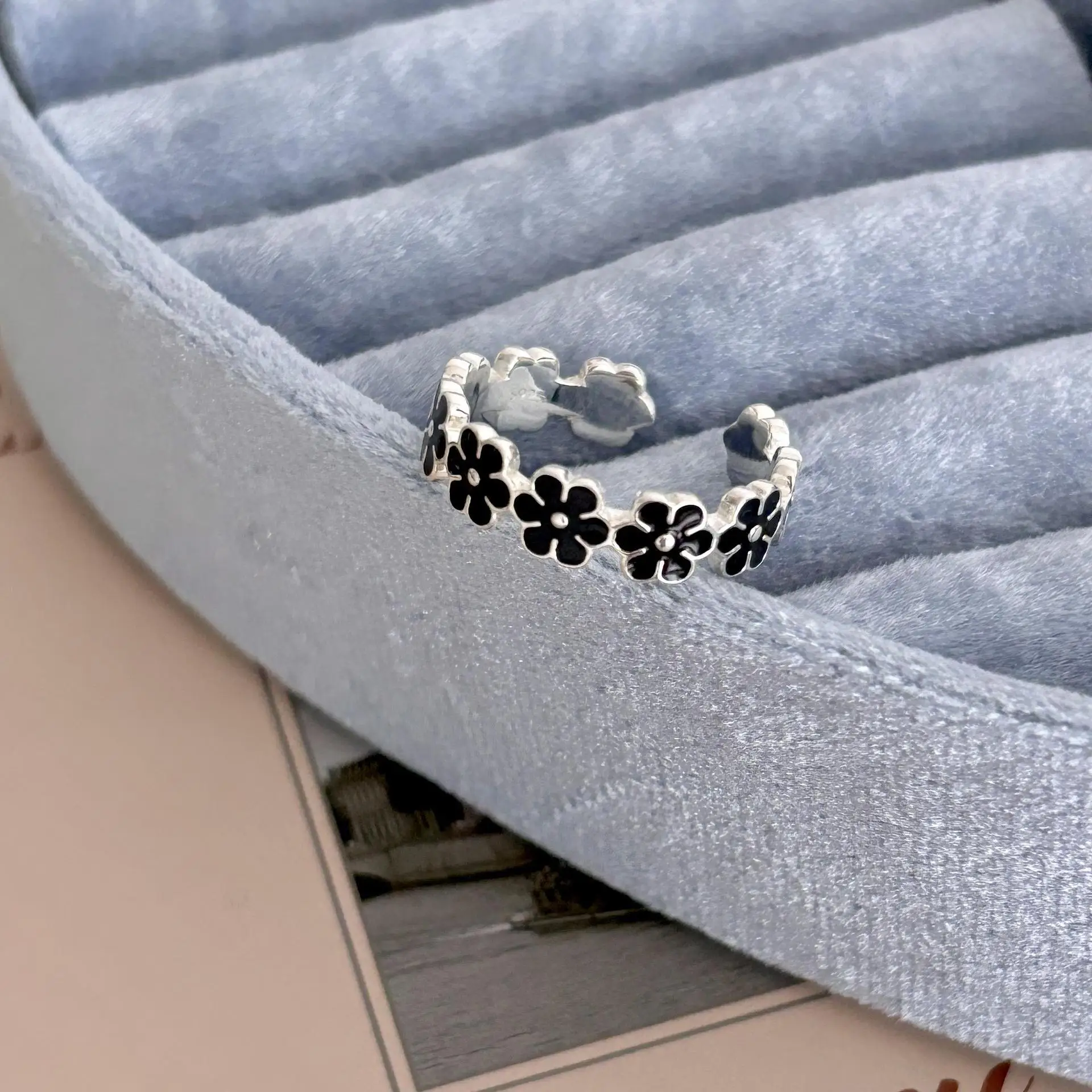 

925 Sterling Silver Open Finger Ring Black Flower Linked Simple Geometric For Women Girl Fashion Jewelry Gift Dropship Wholesale