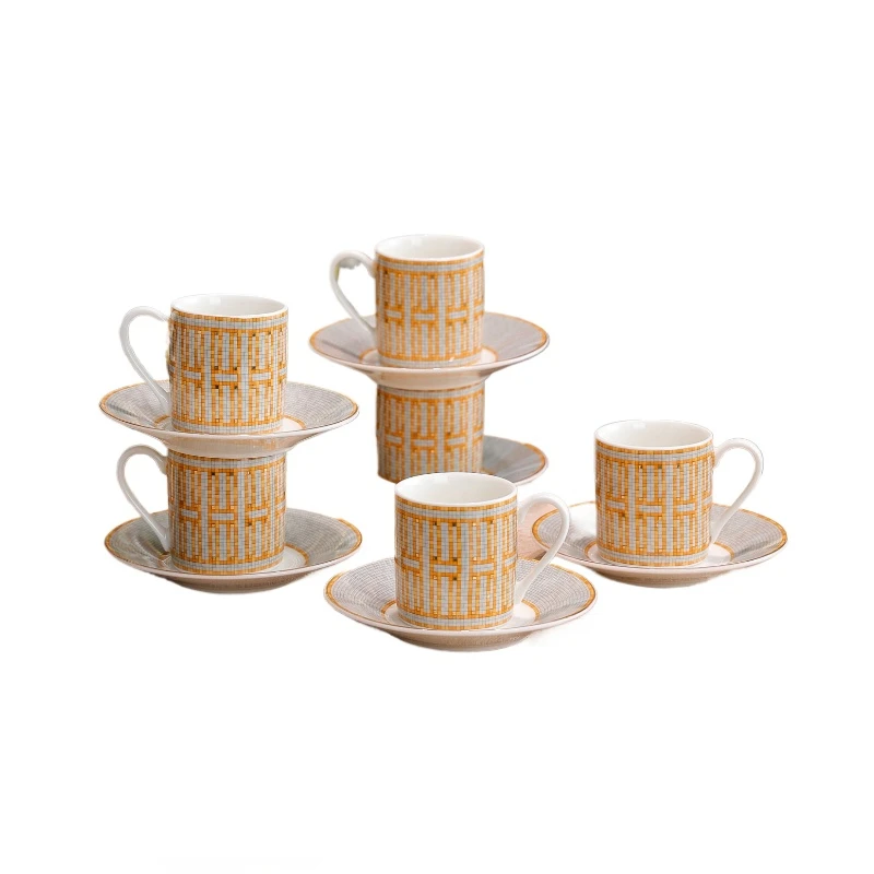 

European High-grade Retro Palace Light Luxury Golden Horse-drawn Carriage 12-piece Set Concentrated Cup and Saucer Classic Set