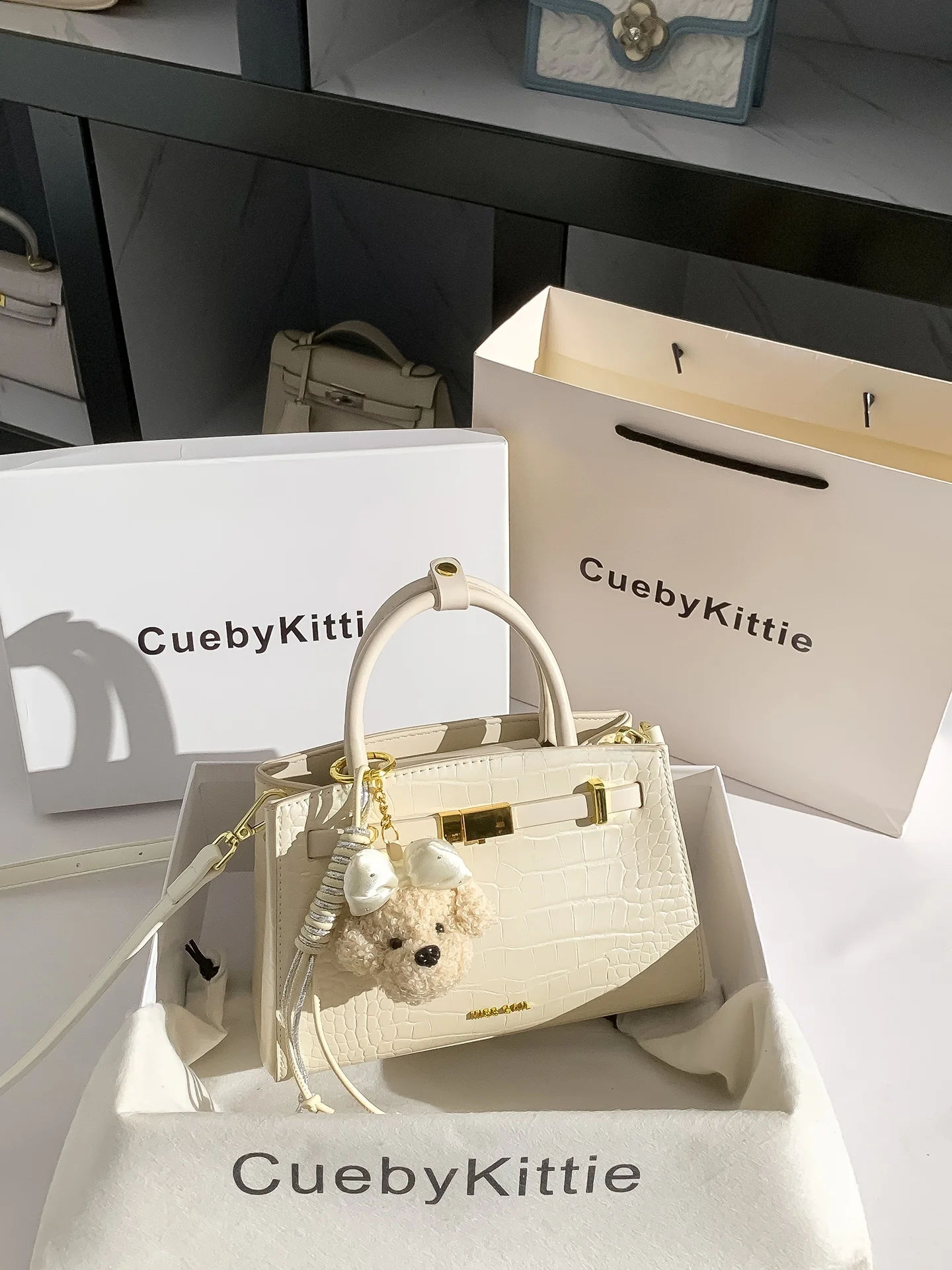 sac-a-bandouliere-pour-femme-cueby-kittie-motif-crocodile-de-luxe-elegant-compact-en-forme-de-boite-ideal-pour-un-usage-quotidien