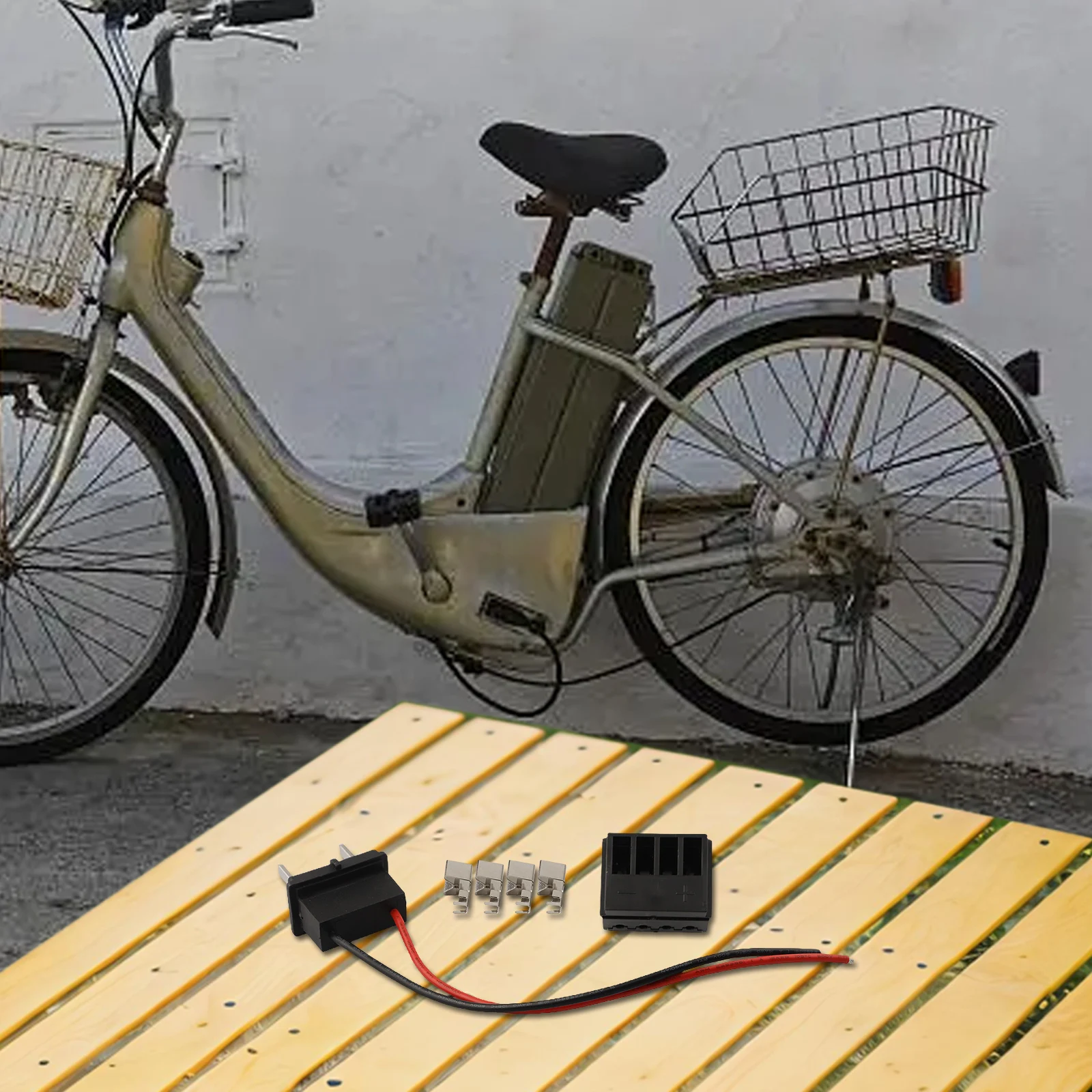 Base de enchufe de resorte, enchufe de caja de batería de pez plateado para mantenimiento de bicicletas eléctricas, Color negro, fácil instalación, diseño ligero