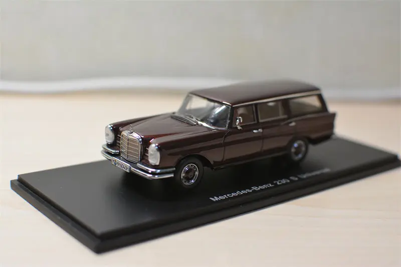 SPARK 1:43 Scale Benz 230 S Universal Touring Edition Resin Car Model