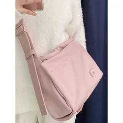 Designer Tote Bag 2023 New High Capacity Commuting Shoulder Bag Cute Pink Diagonal Straddle Bag Versatile Preppy Style Handbag