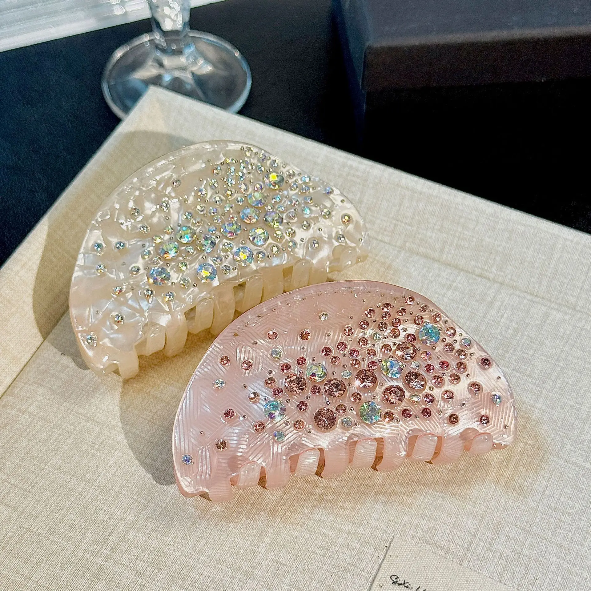 

Muweordy Geometric Semicircle Hair Claw Exquisite Sparkling Rhinestone Claw Clips Crab Hair Clip Hair Accessories for Women Girl