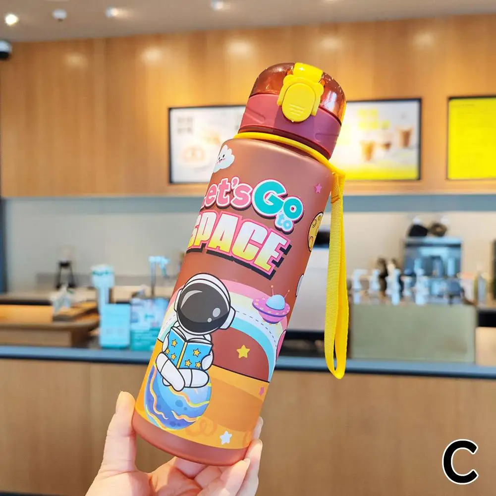 700Ml Hoge Capaciteit Cartoon Astronaut Plastic Space Latch Sippy Met Cup Cup Lek Touw Proof Cup Reizen Water Draagbare Outd K1y9