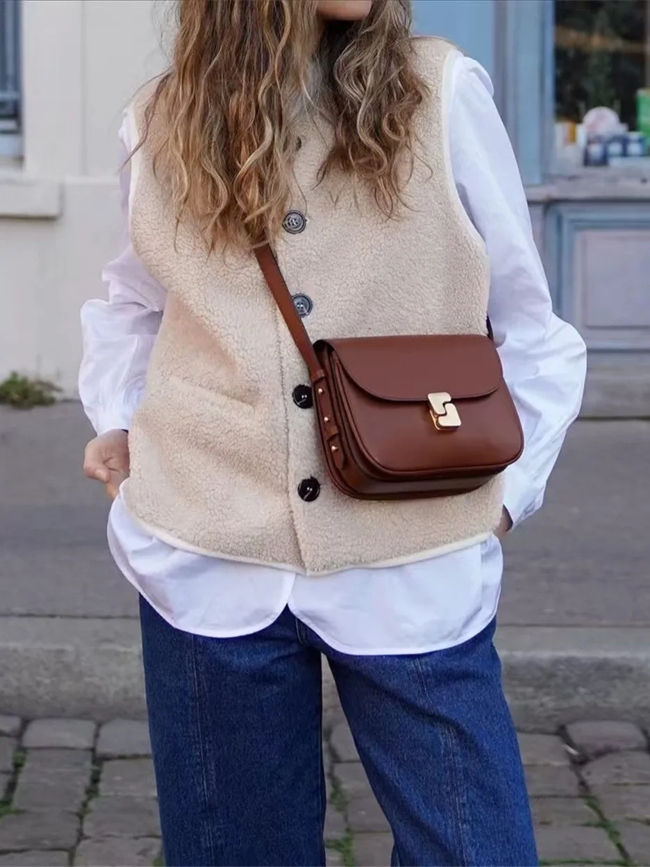 

2025 Women's Handbag Popular French Small-Scale Bag with Classic Style Slanted Crossbody Bag with Rivets and Small Square Design