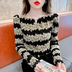 Vintage Autumn Winter Women's O-Neck Striped Embroidered Lace Grind Hair Contrast Color Fashion Loose Long Sleeve T-ShirtsTops