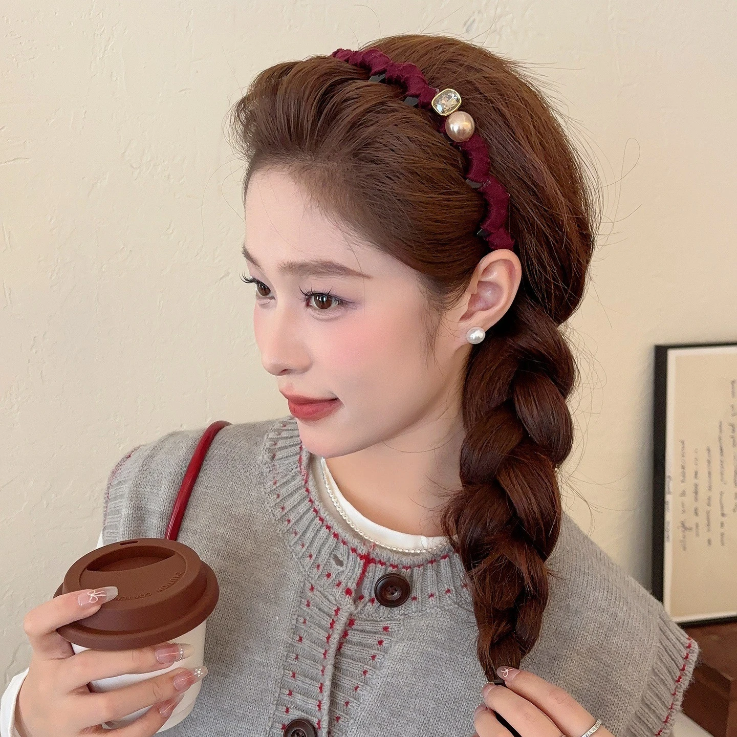 

High-Crowned Tooth-Adorned Anti-Slip Headband Everyday Hair Comb and Clip Fashionable Hair Accessories for Women
