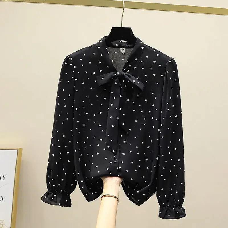 

2023 Spring and Autumn Women's Scarf Collar Bow Button Polka Dot Loose Bottom Fashion Casual Elegant Commuter Long Sleeve Tops