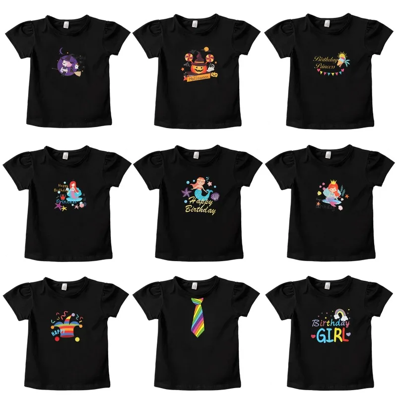 

Футболка для девочек на Хэллоуин, новинка 2025 года, детский топ с рисунком русалки и тыквы, с буквенным принтом, с короткими рукавами, детская одежда на день рождения